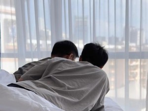 China男同Gay睡着;China 男同 Gay 相拥而眠